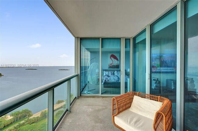 601 NE 36th St in Miami, FL - Building Photo - Building Photo