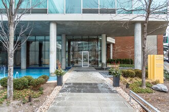 Optima Views in Evanston, IL - Foto de edificio - Building Photo