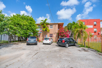 1319 NW 60th St in Miami, FL - Building Photo - Building Photo