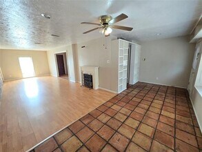 25 W Mountain Creek Dr in Grand Prairie, TX - Building Photo - Building Photo