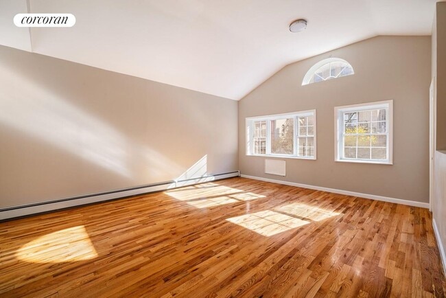 315 E 163rd St in Bronx, NY - Building Photo - Building Photo