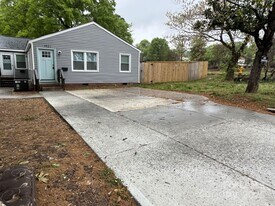 1921 Anderson St in Charlotte, NC - Building Photo