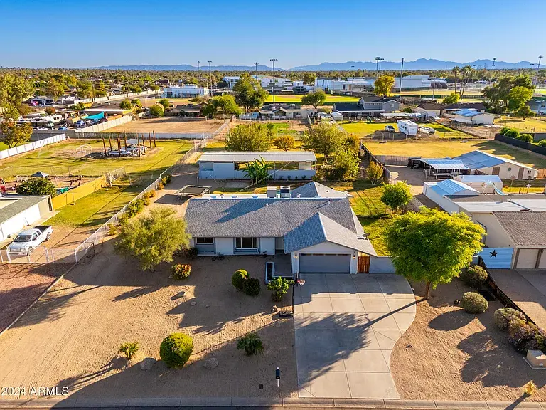 3921 W Monte Cristo Ave in Phoenix, AZ - Building Photo