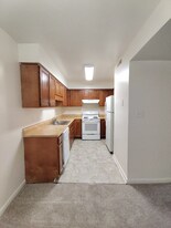 600 Reusens Rd in Lynchburg, VA - Building Photo