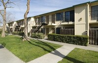 Walnutwood Apartments in Woodland, CA - Building Photo - Building Photo