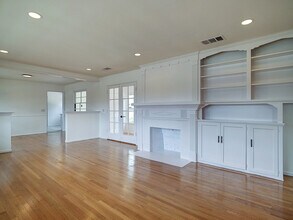 7101 W 85th St in Los Angeles, CA - Building Photo - Building Photo