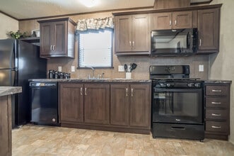 2458 E Birch Dr in Kawkawlin, MI - Building Photo - Building Photo