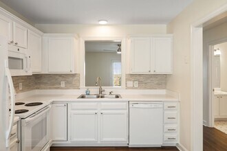 1919 Stroll Cir in Fuquay Varina, NC - Building Photo - Building Photo