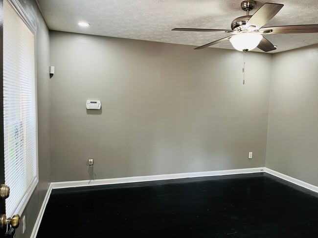 140 Summerwood Dr in Fairburn, GA - Building Photo - Building Photo