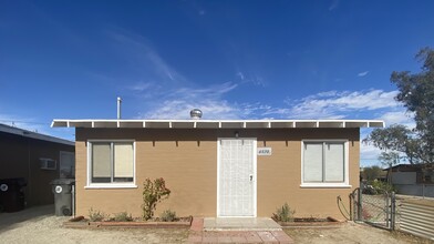 6570 Manzanita Ave in Twentynine Palms, CA - Building Photo - Building Photo