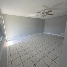 5921 NE 18th Ave, Unit 1 in Fort Lauderdale, FL - Foto de edificio - Building Photo