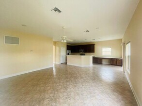 2803 Suncoast Lakes Blvd in Port Charlotte, FL - Building Photo - Building Photo