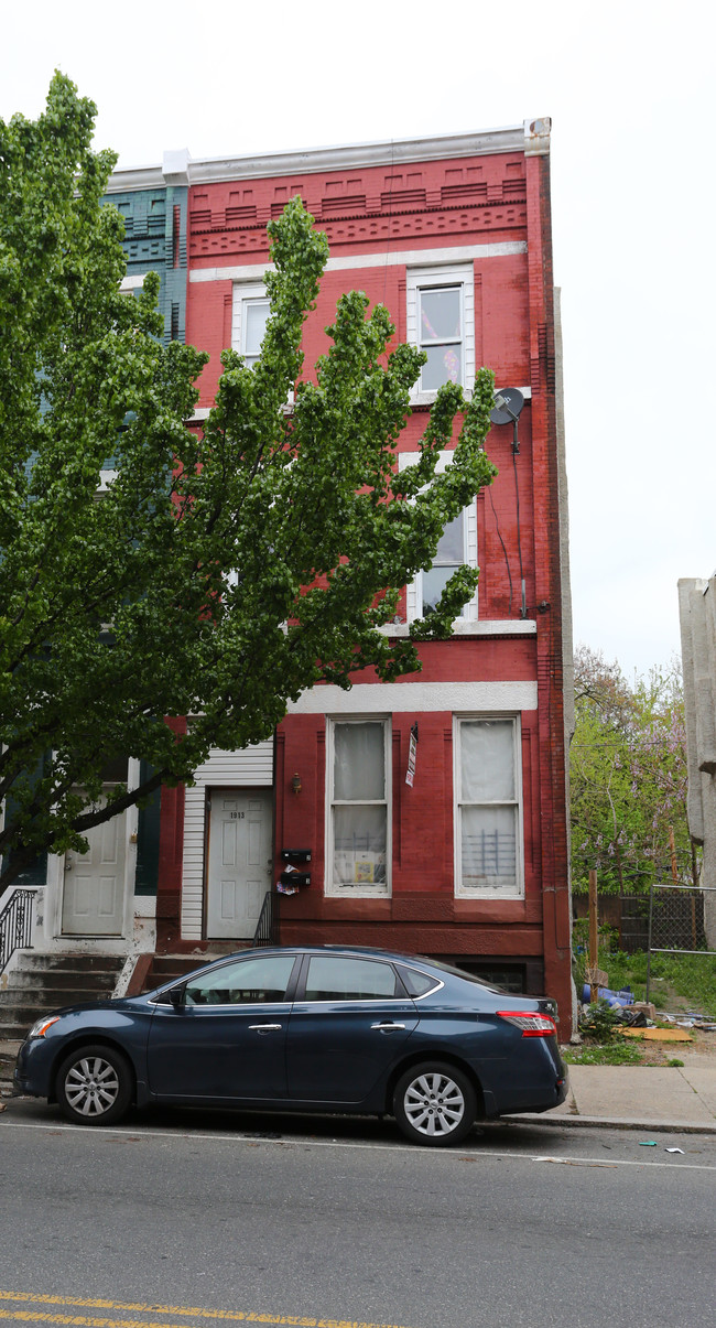 1913 W Diamond St in Philadelphia, PA - Building Photo - Building Photo