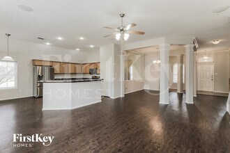 631 Magnolia Ln in Glenn Heights, TX - Foto de edificio - Building Photo