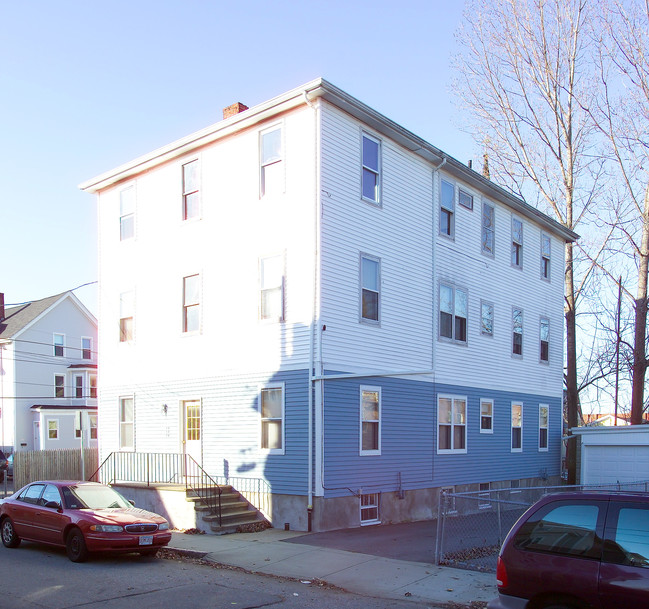 130 High St in Fall River, MA - Foto de edificio - Building Photo