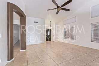 11933 E Becker Ln in Scottsdale, AZ - Building Photo - Building Photo
