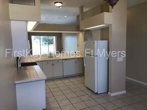 1036 SE 11th Terrace-Unit -2 in Cape Coral, FL - Building Photo - Building Photo