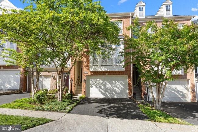 property at 43768 Lees Mill Square