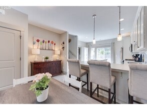 1346 N Rosa Parks Way in Portland, OR - Building Photo - Building Photo