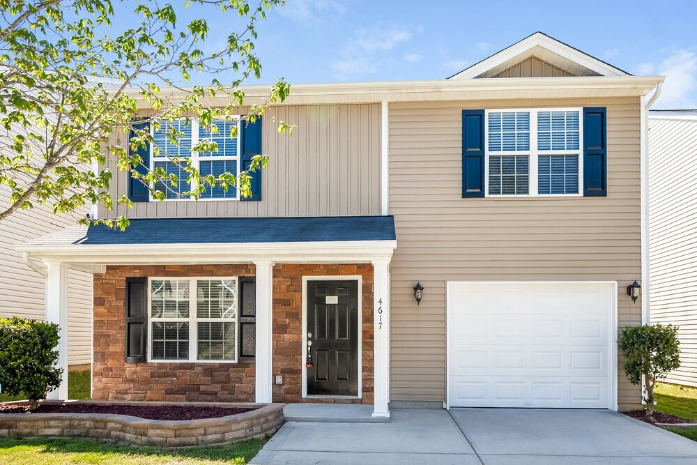 4617 Esmeralda Drive in Charlotte, NC - Foto de edificio