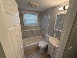 2 Gladeside Ter, Unit 1 in Boston, MA - Foto de edificio - Building Photo