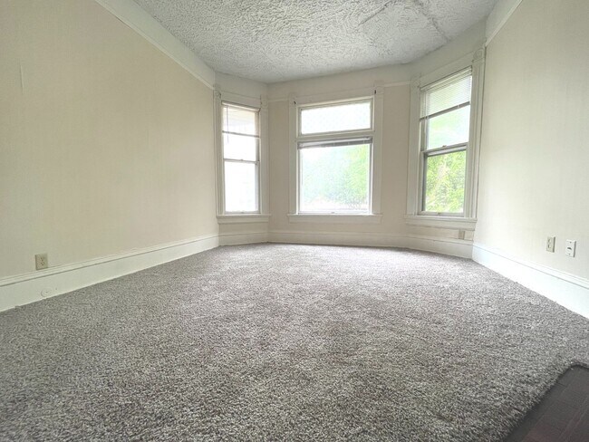 1710-14 Bradford in Milwaukee, WI - Building Photo - Interior Photo