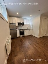 35 Niagara St in St Catharines, ON - Building Photo - Building Photo