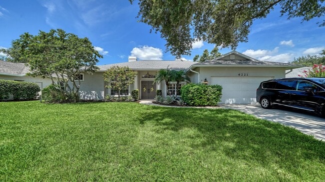 6221 Aventura Dr in Sarasota, FL - Building Photo - Building Photo