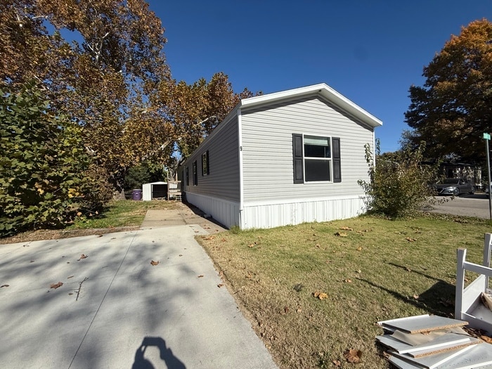 9 Corey Pl in Manhattan, KS - Building Photo