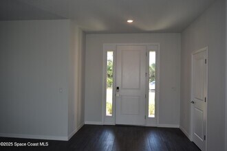 3143 Fullerton Ave in Palm Bay, FL - Foto de edificio - Building Photo