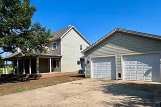 11881 Mustang Rd in Pilot Point, TX - Building Photo - Building Photo