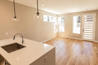 1294 Stuart St in Denver, CO - Foto de edificio - Building Photo