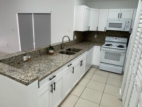 18605 NW 52nd Path in Miami Gardens, FL - Building Photo - Building Photo