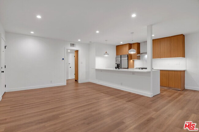 950 Havenhurst Dr in West Hollywood, CA - Building Photo - Building Photo