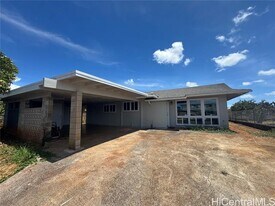 1497 Kaumoli St in Pearl City, HI - Building Photo