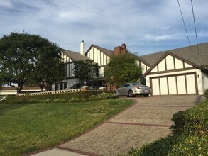 7012 Arizona Ave in Los Angeles, CA - Building Photo - Building Photo