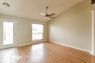 1393 Pine Song Dr in Deltona, FL - Building Photo - Building Photo