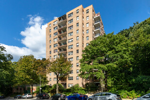 735 Kappock St Apartments