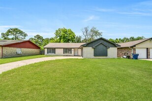 9418 Vicksburg Ave in Texas City, TX - Building Photo