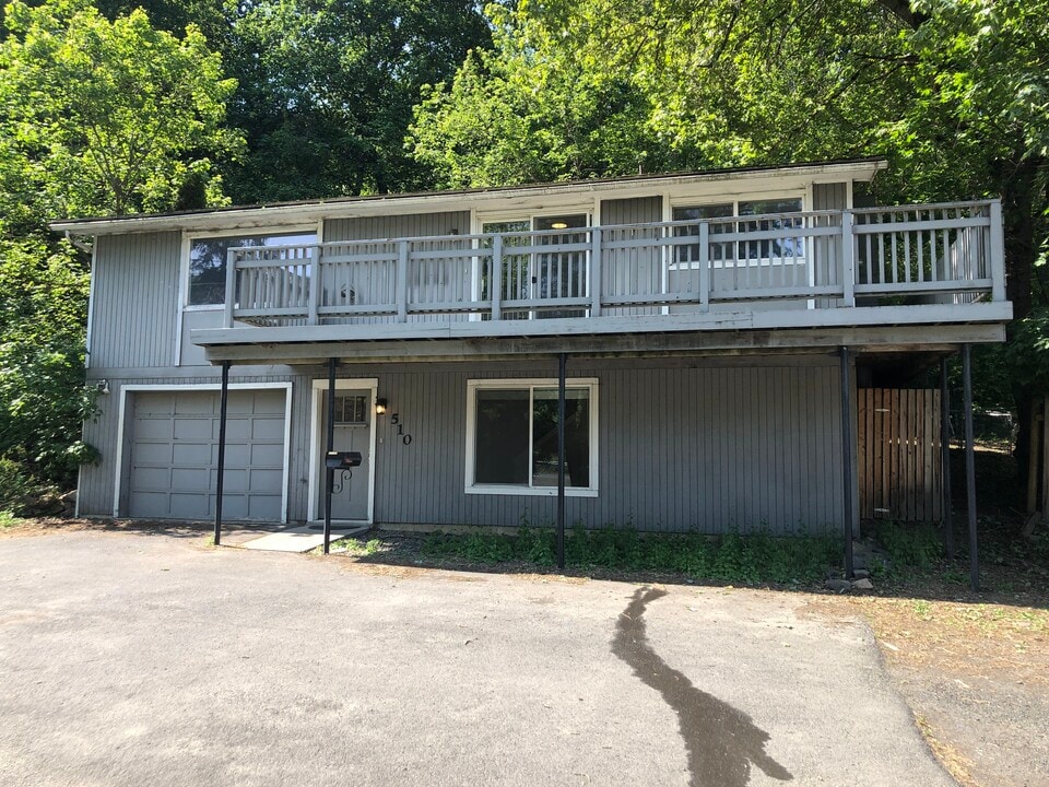 510 E James St in Colfax, WA - Building Photo