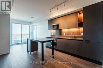 39 Mary St in Barrie, ON - Building Photo - Building Photo