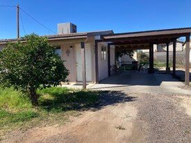 9602 S Calle Vauo Nawi in Guadalupe, AZ - Building Photo