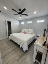 17201 SW 142nd Ct in Miami, FL - Foto de edificio - Building Photo