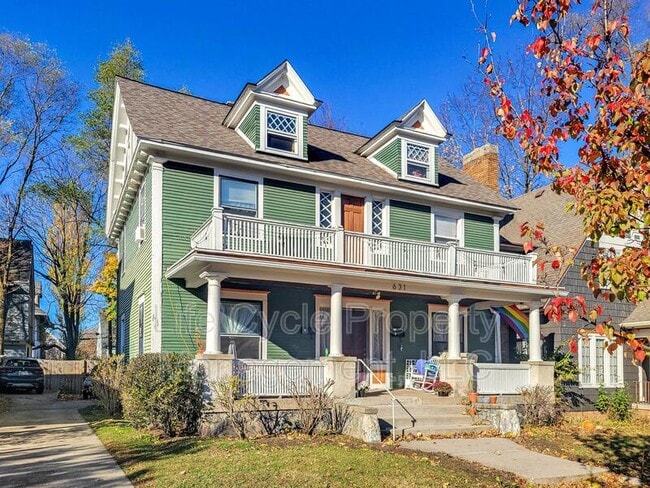 property at 631 Paris Ave SE