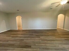 228 Star Spangled Dr in Liberty Hill, TX - Foto de edificio - Building Photo