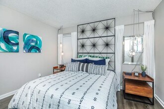 8800 N Interstate Hwy 35, Unit 2127 in Austin, TX - Foto de edificio - Building Photo