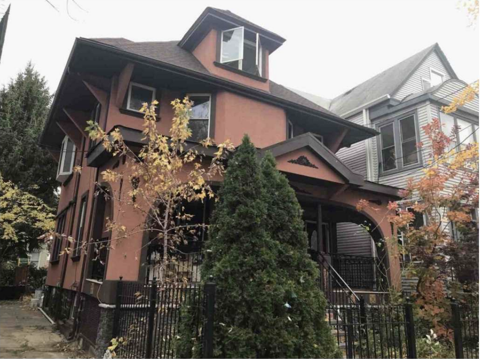 32 Duer Place in Weehawken, NJ - Building Photo