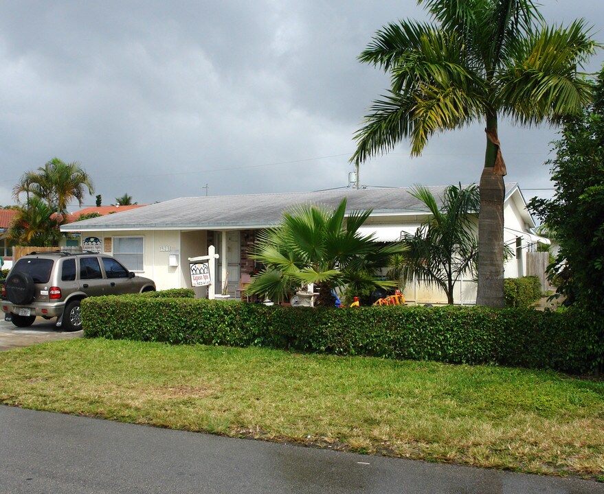 1923 Roosevelt St in Hollywood, FL - Building Photo