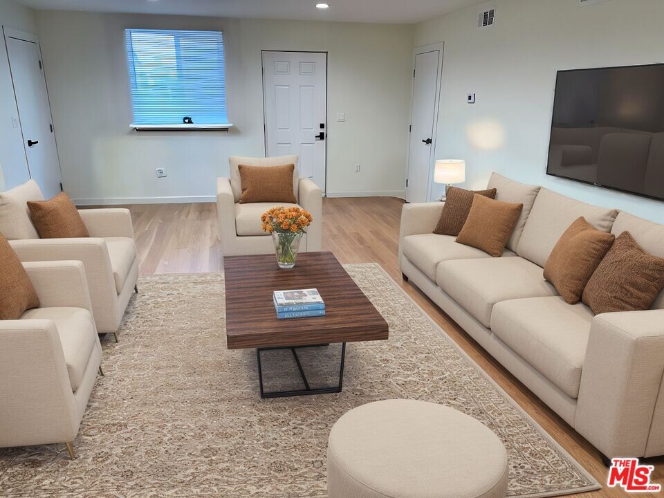 1758 1/2 Glendon Ave in Los Angeles, CA - Building Photo