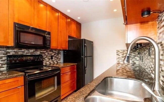2321 NW 33rd St